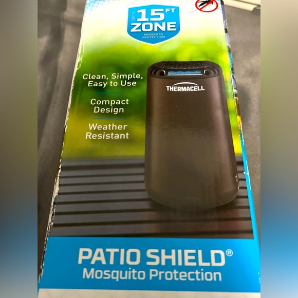 Thermacell Patio Shield Mosquito Repeller 15 Foot Protection W/ 3 Refills New - Picture 1 of 3